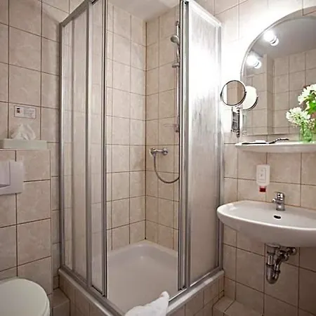 Отель Nationalparkhotel Kranichrast Schwarzenhof